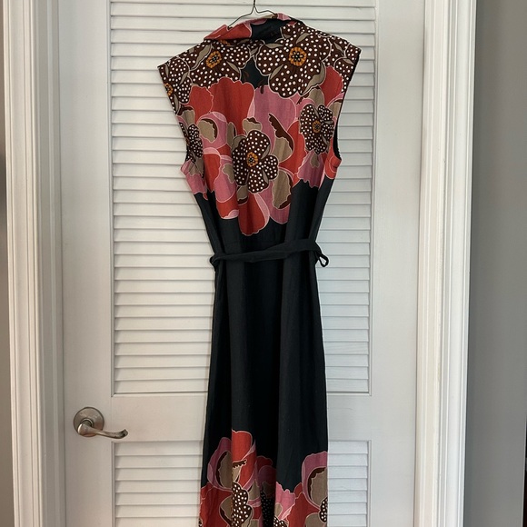 NWOT Magari (Made in Italy)  Floral Sleeveless Dress - multi colored - Picture 2 of 10